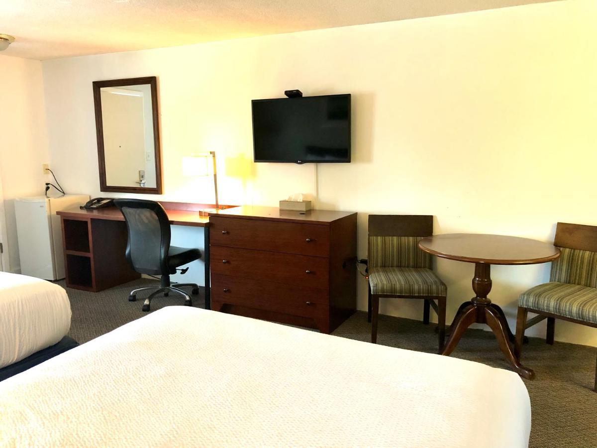 Guestlodge West Dennis Екстериор снимка